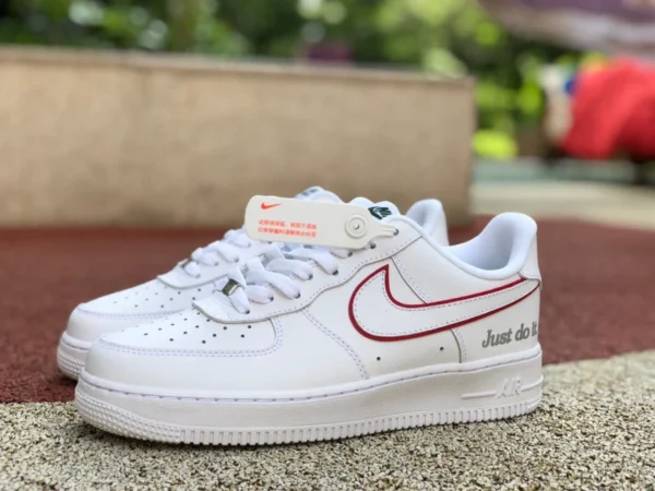 AF1 niedrige weiße und rote Linien Nike Air Force 1'07 AF1 Air Force One Herren-Low-Top-Sneaker DQ0791-100