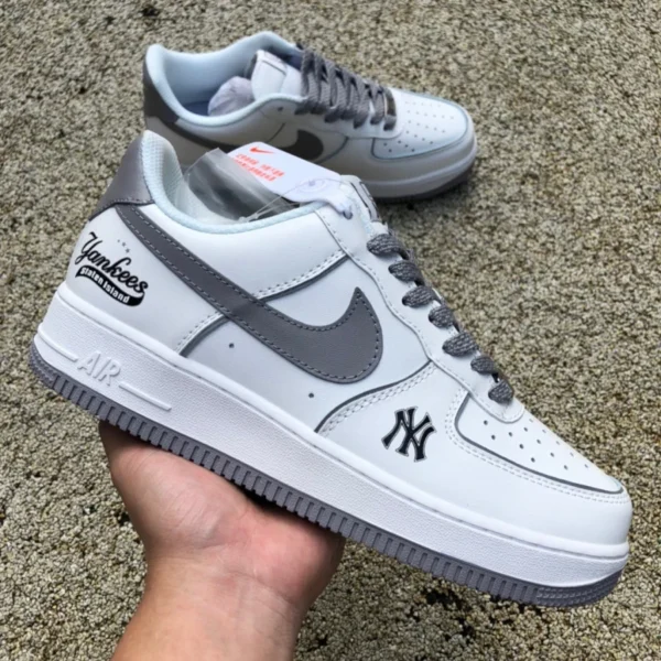 AF1 weiß grau niedrig Nike Air Force 1'07 AF1 Air Force One Herren-Low-Top-Sneaker BS8806-544