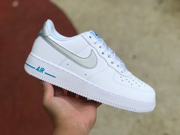 AF1 Low-Top-Low-Top-Sneaker Nike Air Force 1 '07 in Weiß und Blau DR0142-100