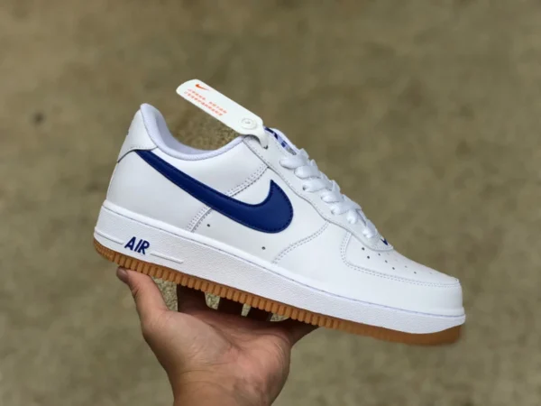 AF1 weiß und blau niedrig Nike Air Force 1 Low Retro „Since 82“ klassische Freizeit-Sneaker weiß und blau DJ3911-101