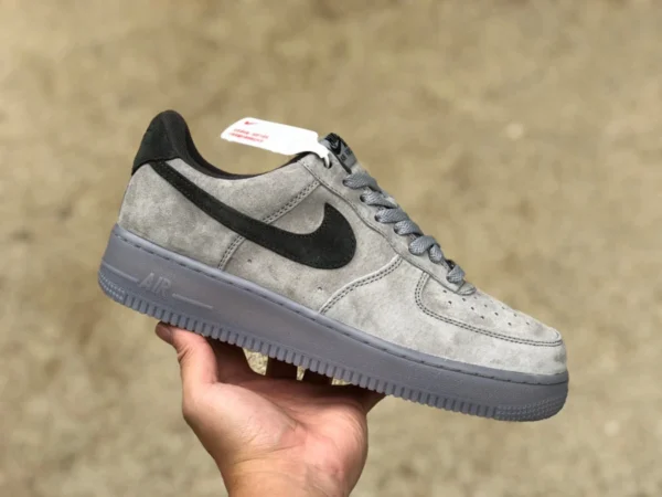 af1 graues Wildleder schwarzer Haken niedrig Nike Air Force 1 07 LV83 Air Force 1 Low-Top-Sneaker BQ4329-102