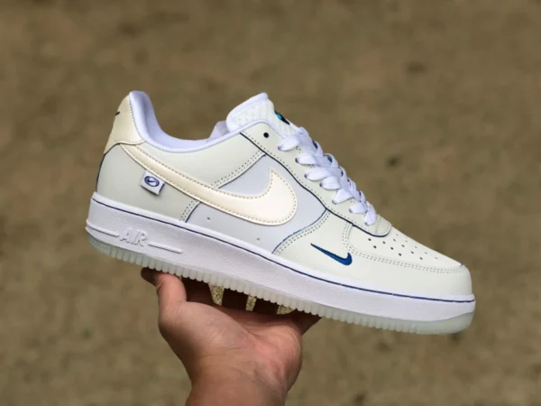 AF1 Off-White Blue Line Low Nike Air Force 1 Low AF1 Off-White Low-Top-Freizeitsneaker FB1839-111