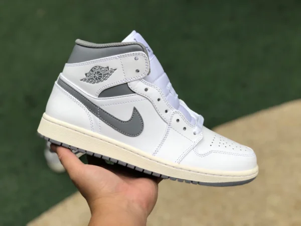 aj1mid weiß grau oxidiert reine Original Air Jordan 1 Mid Vintage Grau weiß grau oxidierte Zwischensohle 554724-135