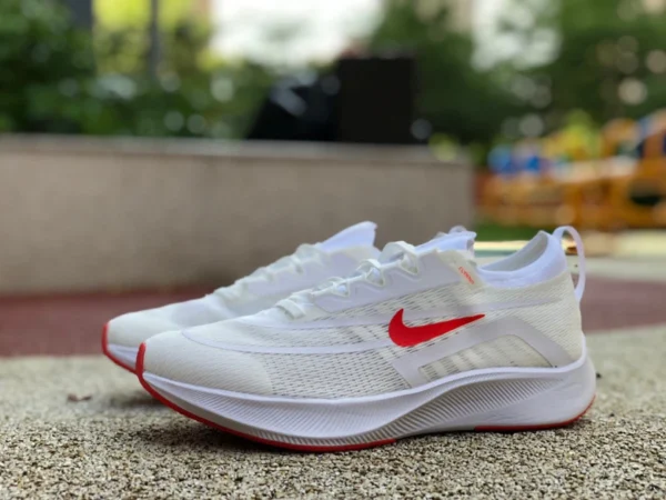 Zoom Fly4 weiß und rot Nike Zoom Fly 4 Nike dämpfende Carbonplatte Marathon für Männer und Frauen beim Laufen CT2392-006