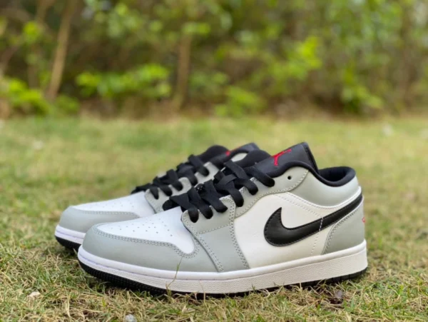 AJ1 Smoke Grey Low Top Pure Original Air Jordan 1 Low AJ1 Smoke Grey Black and White Grey Shadow Low Top 553558-030