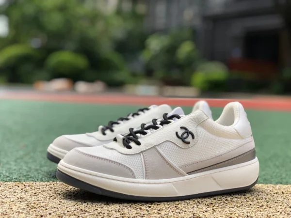 Chanel Off-White Chanel Chanel 22 neue Panda-Sneaker, lässige Schnür-Sport-Laufschuhe, farblich passende Doppel-C-Damenschuhe