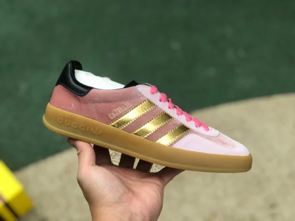 Gucci war Co-Branding von Adidas Dirty Pink, adidas Originals x Gucci Gazelle Co-Branding klassischer Freizeit-Sneaker