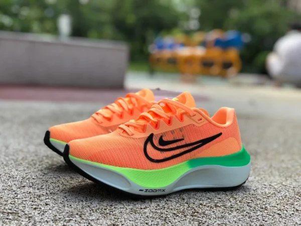 Zoom Fly5 orange grün weiß Nike Zoom Fly 5 Nike dämpfende Carbonplatte Marathon für Männer und Frauen beim Laufen DM8974-800