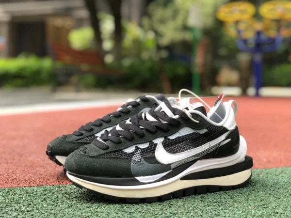 Sacai3.0 schwarz und weiß Nike Vaporwaffle x Sacai gemeinsame schwarz-weiße Laufschuhe CV1363-001