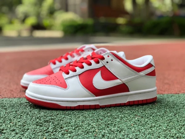 Dunk University Red Nike Dunk Low University Red weiße und rote Freizeitsneaker CW1590-600