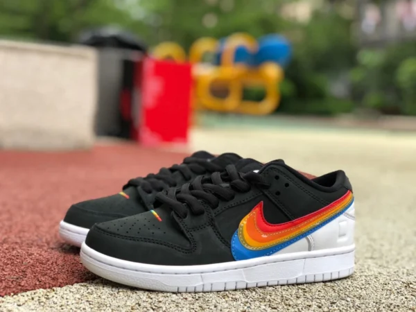 Dunk schwarzer Regenbogen Polaroid x Nike SB Dunk Low schwarzer Regenbogen Freizeitsneaker DH7722-001