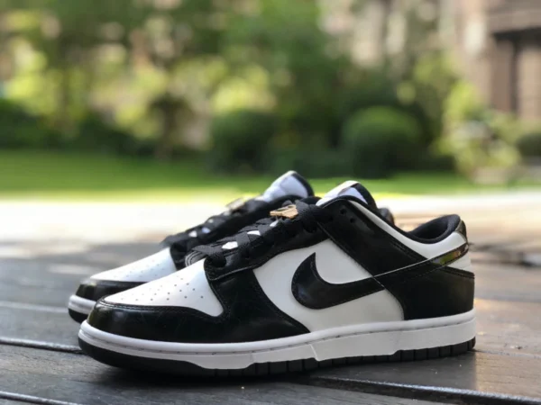 Dunk Schwarz-Weiß-Lackleder mit goldener Schnalle, reines Original Nike Dunk Low Retro Low-Top-Sneaker mit Schwarz-Weiß-Panda-Goldschnalle DR9511-100