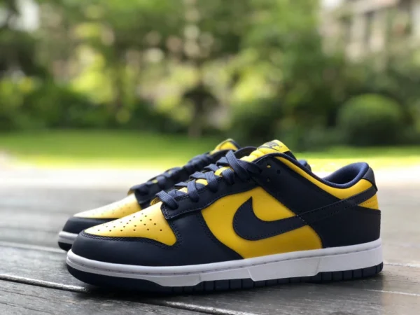 Dunk Michigan Nike Dunk Low Michigan Low-Top-Freizeit-Sportsneaker für Herren und Damen in Blau und Gelb DD1391-700