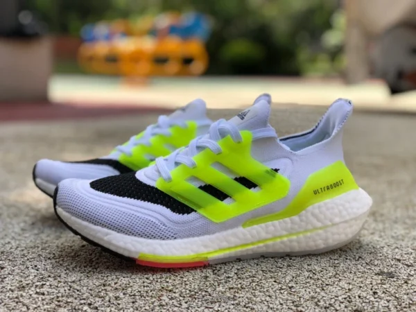 UB7.0 Weiß Fluoreszierend Grün Adidas adidas Ultraboost 21 Weiche Sohle Gestrickte Atmungsaktive Herren-Sportlaufschuhe FY0366