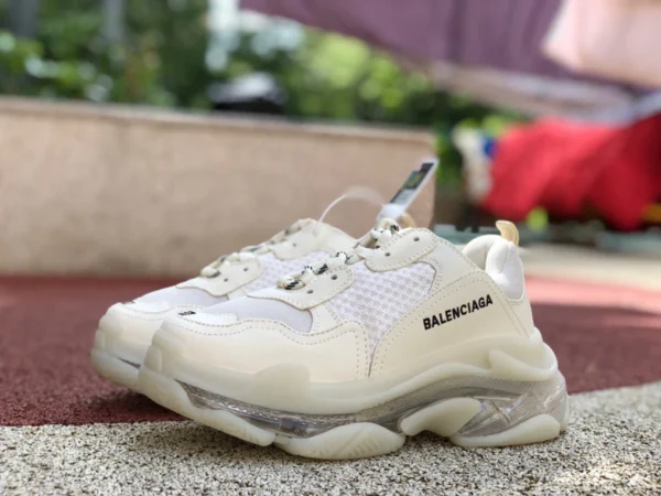 Balenciaga Air-Cushion Off-White Balenciaga Triple S Papa-Schuhe Balenciaga