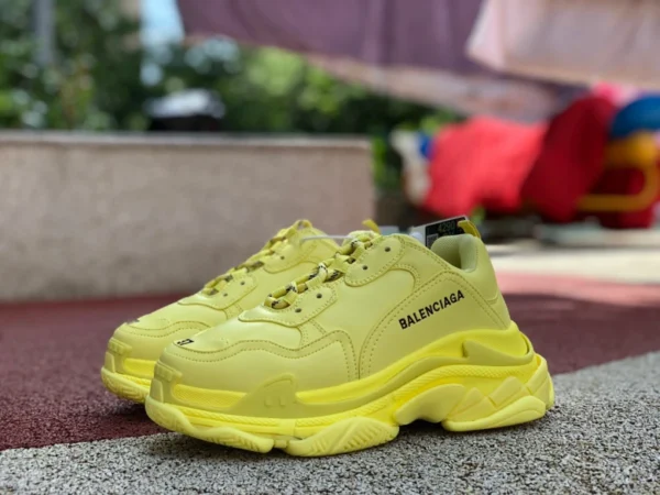 Balenciaga gelbe Balenciaga Triple S Papa-Schuhe Balenciaga-Turnschuhe