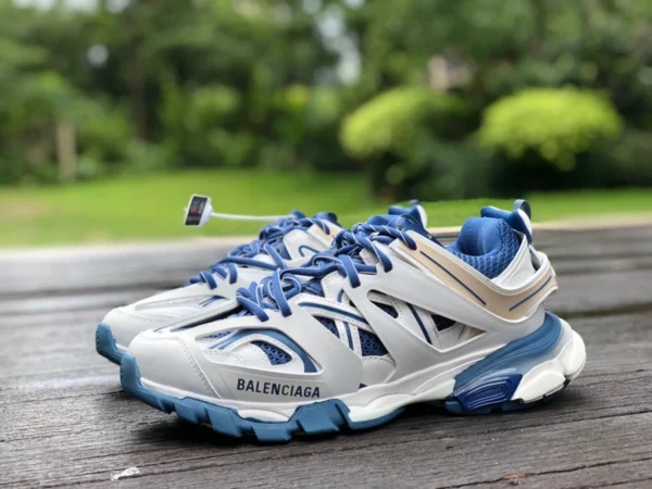 Balenciaga 3.0 weiß braun blau Balenciaga Triple S Papa Schuhe Balenciaga