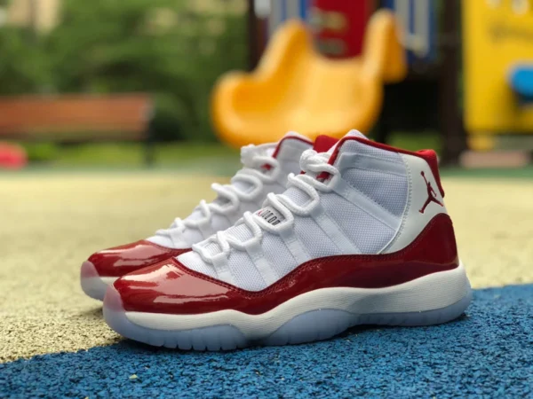 aj11 Cherry Red High-Top-Damenmodell aktuelle Fotos Air Jordan 11 „Cherry“ AJ11 Cherry Red White Red 378038-116