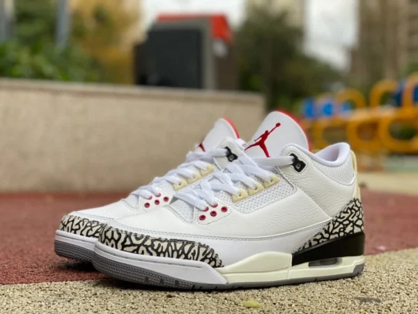 aj3 White Cement Distressed First Layer Leder Air Jordan 3 „White Cement Reimagined“ dn3707-100