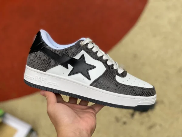 STA schwarz-weißes Leder mit Schlangenprägung BATHING APE STA neue Sneakers aus Leder mit Star-Freizeitschuhen, Low-Top-Sportschuhe von Ape