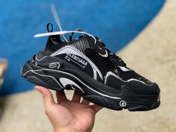 Balenciaga schwarze handbemalte Balenciaga Triple S modische, rutschfeste Low-Top-Dad-Schuhe mit Schnürung in Schwarz