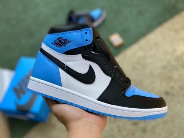 aj1 North Carolina Blue High Top Special Edition Air Jordan 1 „University Blue“, hergestellt von LJR Black North Carolina Blue Obsidian DZ5485-400