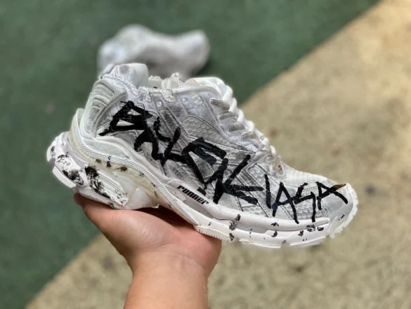 Balenciaga 7.0 White Letter Balenciaga Balenciaga Runner Grafhti Mesh Lace Weiß Schwarz 677403W3RBQ