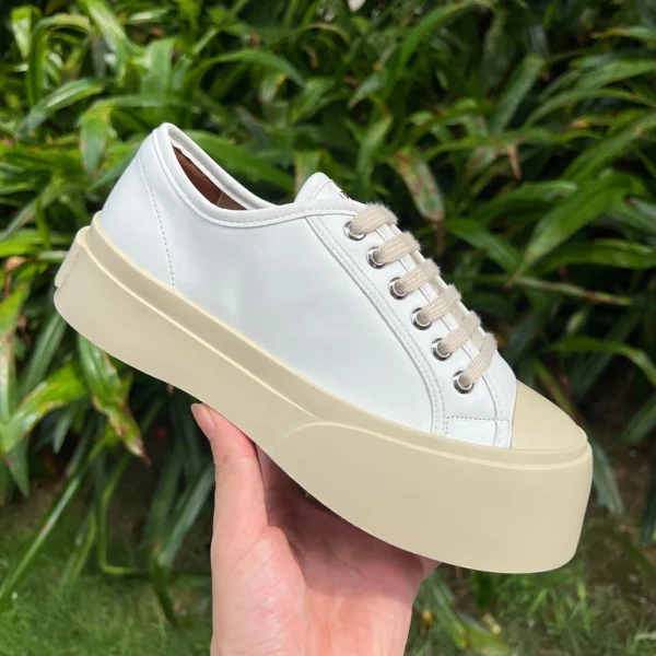 Weiße, modische MARNI Pablo-Schnürsneaker aus Leder von MARNI für Damen