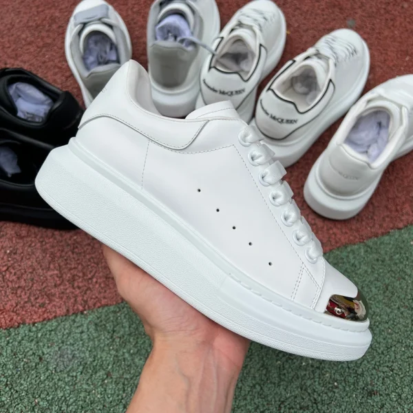 McQueen weißer Spiegelkopf, gute Produktfabrik bringt Gewinn, kleiner Gewinn, aber schneller Umsatz Ale Xander McQueen Alexander McQueen lässige Mode-Sneaker