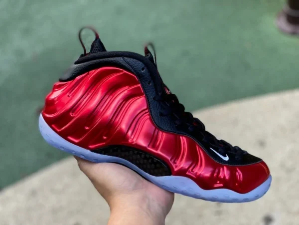 Roter Spray Nike Foamposite One metallic roter Spray roter und schwarzer Basketballschuh DZ2545-600