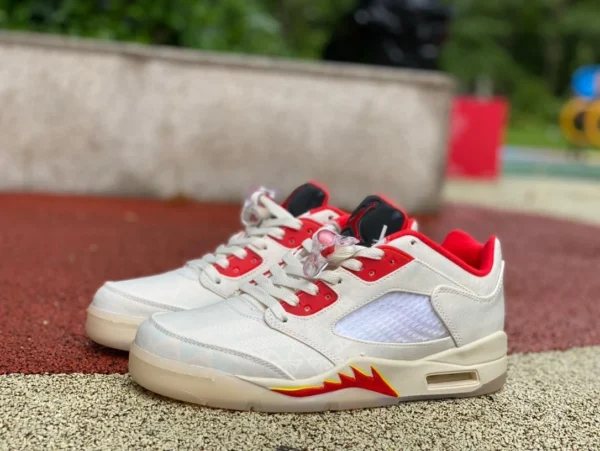 aj5 weiß und rot niedrig Air Jordan 5 Low AJ5 weiß und rot Low-Top-Basketballschuhe für Männer und Frauen DD2240100