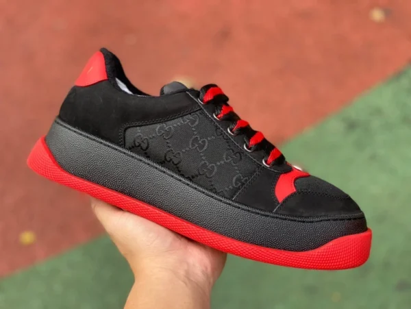 Gucci dickbesohlte, schwarze und rote, reine, originale GUCCI Gucci Screener, mollige modische Schnürsneaker aus GG-Canvas mit dickbesohltem Leder und Schnürung