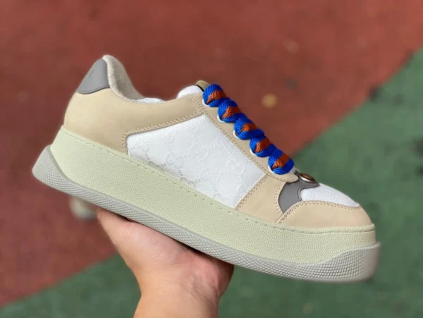 Gucci dickbesohlte mollige reisgraue blaue reine Original-GUCCI Gucci Screener mollige modische Schnürsneaker aus GG-Canvas mit dicken Sohlen aus Leder