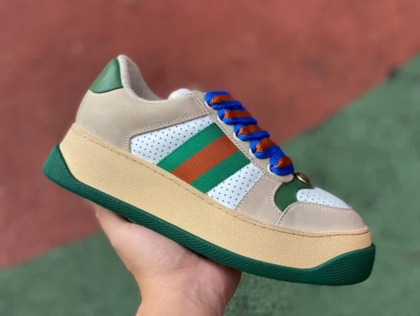 Gucci dickbesohlte, mollige, reisgraue, grünblaue, reine, originale GUCCI Gucci Screener, mollige, modische Schnürsneaker aus GG-Canvas mit dicken Sohlen aus Leder