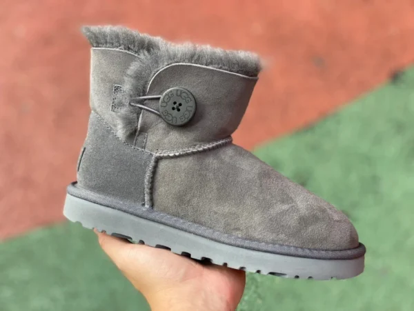 Kurze graue UGG Bailey-Schneestiefel aus Shearling und Samt für Damen