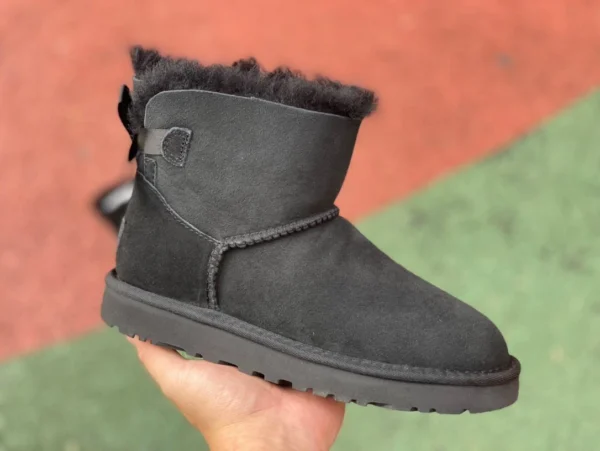 UGG Bow Black UGG Bailey Shearling plus samtwarme kurze, mittelhohe Schneestiefel für Damen