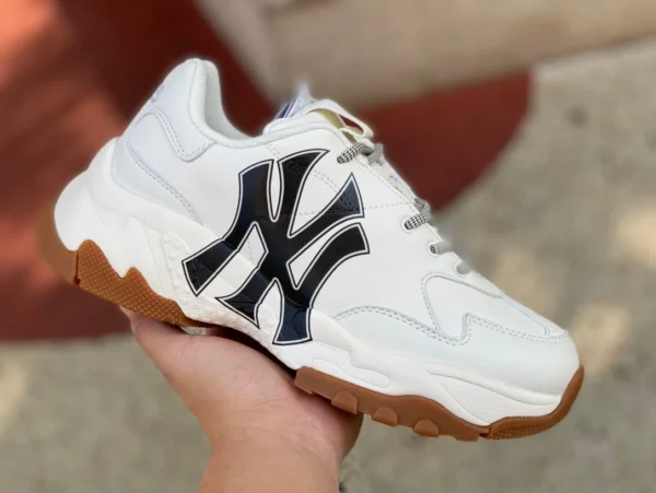 MLB Weiße und schwarze Rohgummi-Yankees-Seniorenschuhe Herren- und Damenschuhe Paar Retro-Schuhe mit dicker Sohle zur Erhöhung 3ASXCA12N-C0001