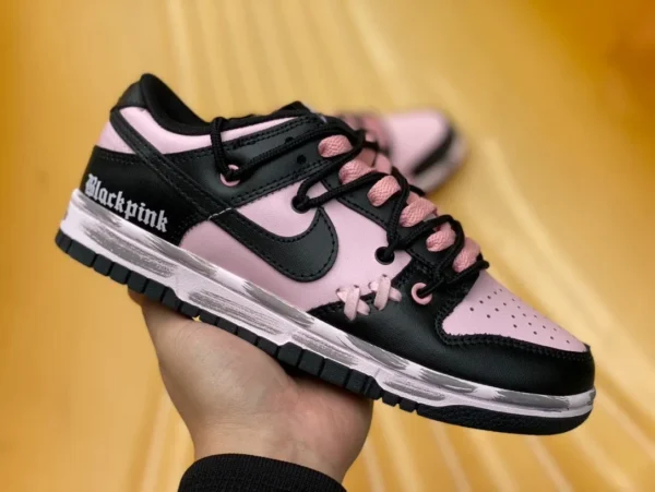 Dunk Strap Black Pink Double XX Nike Dunk Low OKHR Double XX Pink Ink Unhook Style 1 Day Vibe Style Low-Cut-Sneaker GS Schwarz Pink CW1590-100