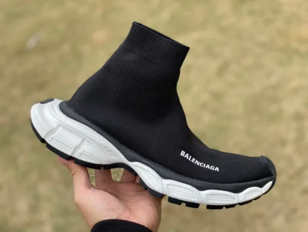 Balenciaga schwarz-weiße Socken mit runder Spitze. Balenciaga Balenciaga High-Top-Lifestyle-Freizeitschuhe mit runder Spitze für Herren in Schwarz