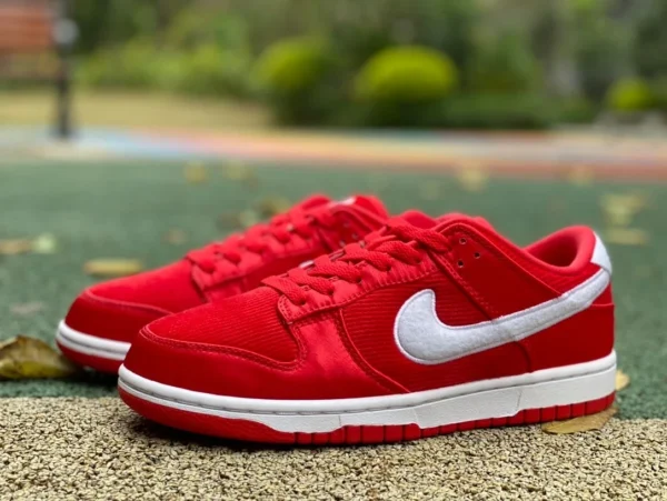 Dunk Red Valentine's Day s2 Pure Original Nike Dunk Low Cord-Low-Top-Sneaker in Rot und Weiß FZ3548-612