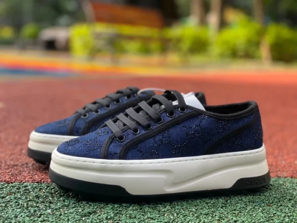 Gucci 1977 diamantblaue Gucci Tennis 1977 Classic-Serie aus Segeltuchschuhen mit dicken Sohlen