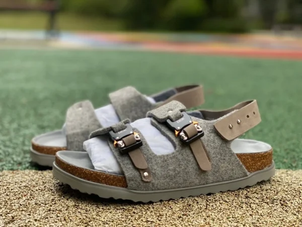 Dior Birkenstock Sandalen Grau Birkenstock x DIOR Dior Milano Riemensandalen aus Nubuk-Kalbsleder