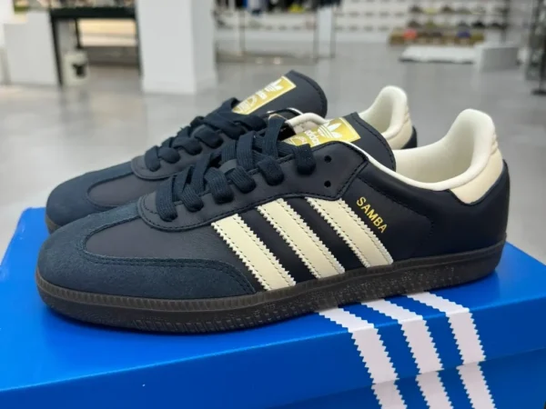 Adidas Originals Samba Vegan Samba Trainingsschuhe in Dunkelblau