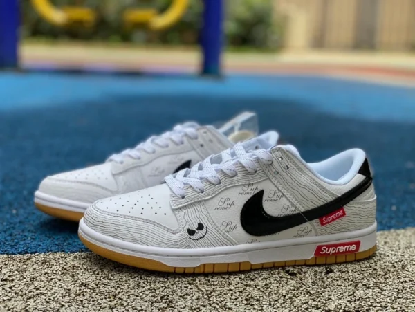 Dunk Sup weißer und schwarzer Rohgummi Nike Dunk Low x supreme XD6188-034