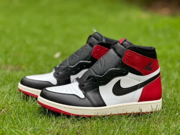 aj1 Black Toe High Top Signature Model Air Jordan 1 High OG „Black Toe Reimagined“ Runde Zehenpartie Bequeme Stoßdämpfung Anti-Rutsch High Top DZ5485-106