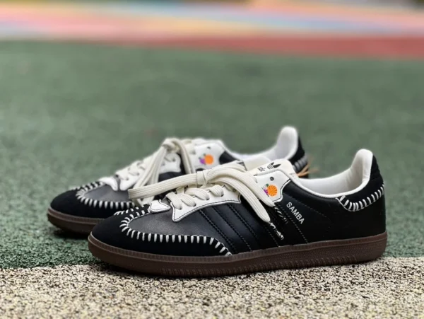 Adidas Black and White Mark Thread S2 Pure Original adidas Originals Gazelle Indoor „Día de Muertos“ Samba-Serie „White and Black Bone Mark Thread bestickte Blumen Day of the Dead“ Sneakers ji3932