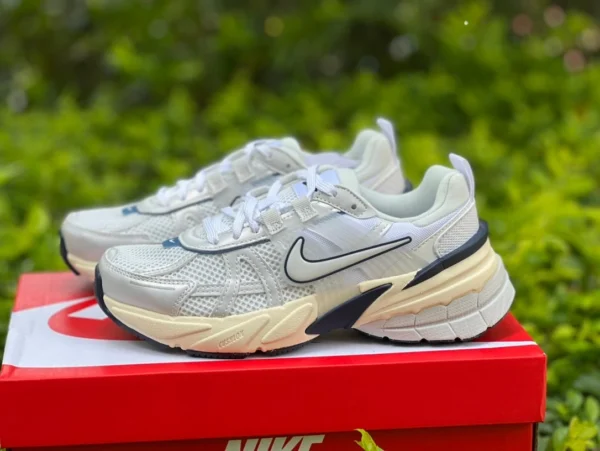 Nike v2k grau gelb NIKE Nike V2K RUN Damen Retro-Dämpfung Sport lässig verschleißfest Papa Schuhe Laufschuhe FD0736-102